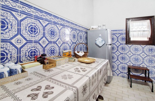 Soajo House | Holiday Home 'Casa Do Adro Do Soajo' with Mountain View, Wi-Fi and Air Conditioning