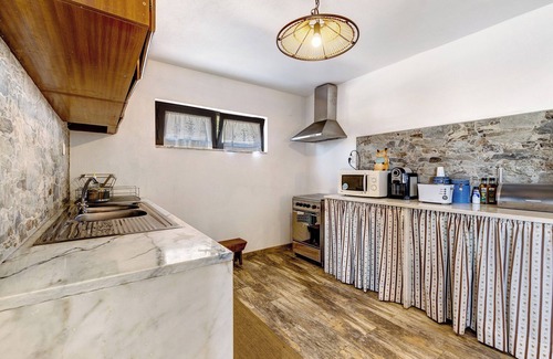 Riachos Villa | Holiday home 'Casa Girassol' with shared pool, private terrace, and Wi-Fi access