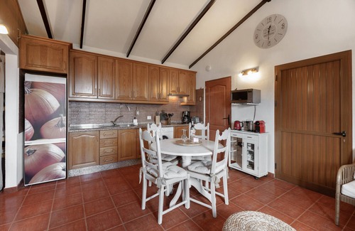 Agulo House | Holiday Home 'Casa La Bobadilla' with Sea View, Private Terrace and Wi-Fi