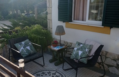 Cartaxo House | Holiday Home 'Casa 2' with Shared Pool, Wi-Fi and Air Conditioning