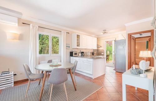 Son Moja House | Holiday Home 'Casa Son Moja' with Private Terrace, Wi-Fi and Air Conditioning