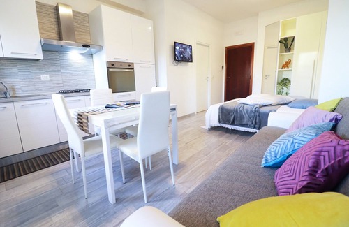 Otranto House | Holiday Home 'Casa Vacanze Alba A Otranto ' with Balcony and Air Conditioning