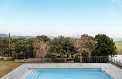 Avia House | Holiday Home 'Casanova De Noet' with Private Pool, Private Terrace and Wi-Fi