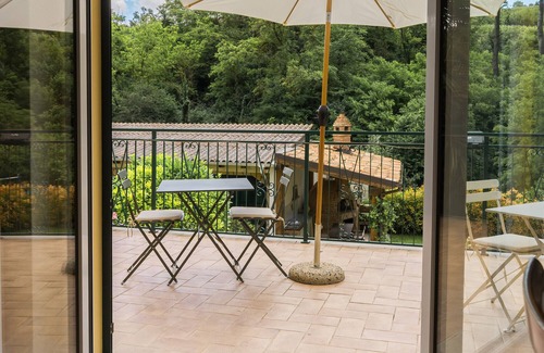 Strevi House | Holiday Home 'Cascina Oddone Prati Winery' with Shared Pool, Wi-Fi and Air Conditioning