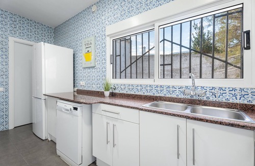 Pobles del Sud House | Holiday Home 'Chalet Saler' with Sea View, Wi-Fi and Air Conditioning