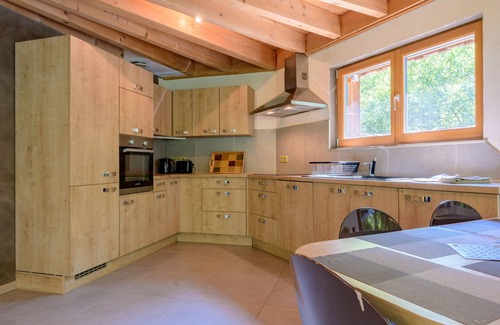 Dietwiller House | Holiday Home 'Charmante Maison En Bois' with Private Terrace, Private Garden and Wi-Fi