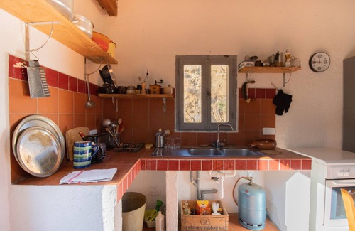 Levie House | Holiday Home 'Chez Jean Viti' with Private Garden and Wi-Fi