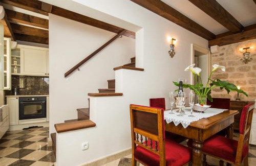 Hvar Old Town House | Holiday Home City Walls