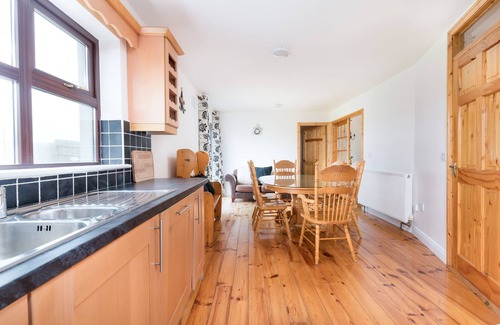 Templetown House | Holiday Home Close to Hook Lighthouse on Ireland's Ancient East. Ceol Na Mara Sleeps 11