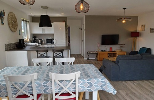 Plouneour-Brignogan-Plages House | Holiday home close to beaches (240 m) and GR34 hiking trails.