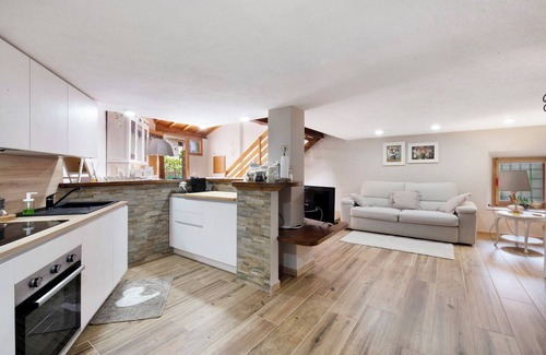 Vassena House | Holiday Home 'Cottage' with Wi-Fi