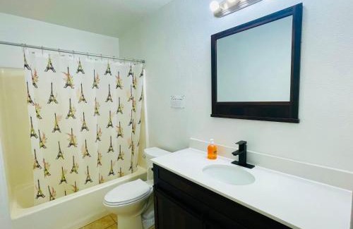 Dallas House | Holiday home Dallas