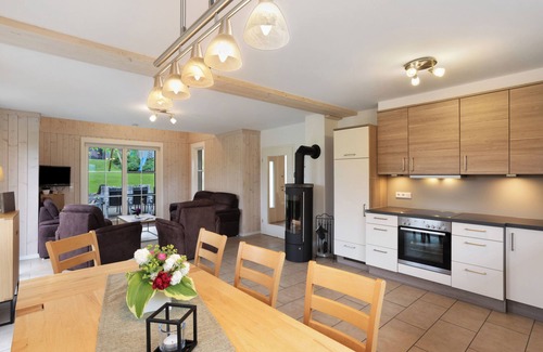 Wasserfall House | Holiday Home 'Wasserfall' with Private Terrace, Private Garden and Wi-Fi
