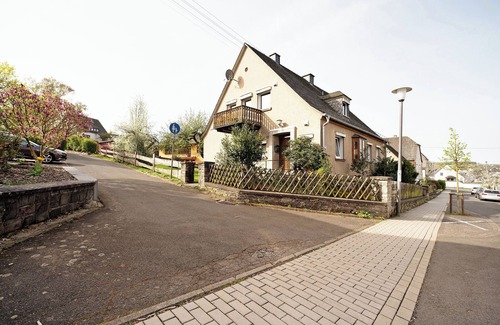 Morbach House | Holiday Home 'Domäne Bollinger Morbach' with Private Terrace, Private Garden and Wi-Fi