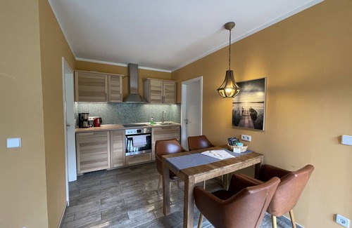 Wunsdorf House | Holiday Home 'Eichelhäher' with Private Terrace, Private Garden and Wi-Fi