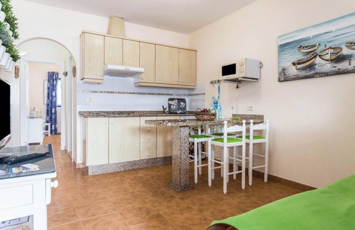 Caleta de Sebo House | Holiday Home "El Sombrerito 5" with Terrace & Wi-Fi