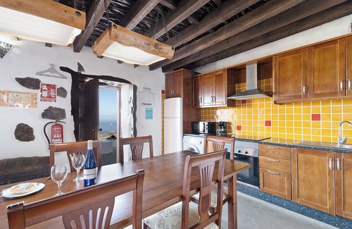 Tigaday House | Holiday Home 'El Lagar' with Sea View, Shared Terrace and Wi-Fi