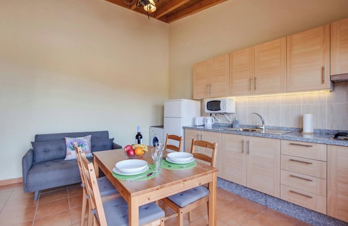 La Mancha House | Holiday Home "Casas Quemahierro" with Sea View, Wi-Fi, Pool & Garden