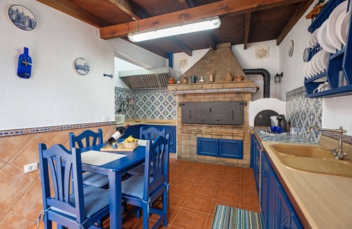 La Mancha House | Holiday Home Casa Matyas close to the Beach with Garden & Wi-Fi