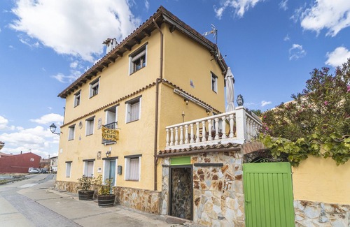 Tariego de Cerrato House | Holiday Home 'Mirador De Cerrato' with Private Terrace, Balcony and Wi-Fi