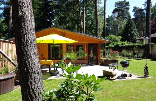 Bullenwinkel House | Holiday Home 'Familie Plaß' with Private Terrace, Private Garden and Wi-Fi