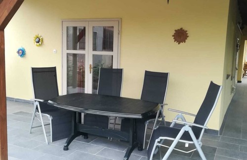 Poroszlo House | Holiday home Favorite Vendéghaz