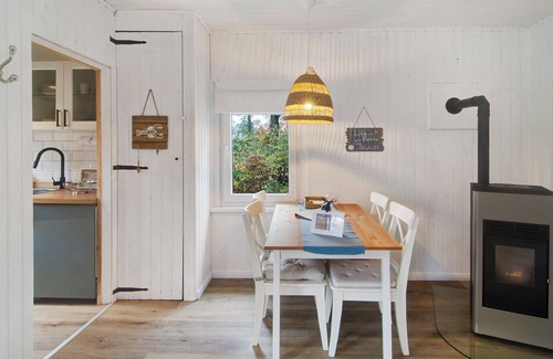 Sudbrookmerland House | Holiday Home 'Ferienhaus Grosses Meer' with Private Terrace, Private Garden and Wi-Fi