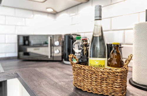Neuenkirchen House | Holiday Home 'Ferienhaus Angela' with Private Terrace, Private Garden and Wi-Fi