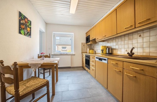 Kreyenbruck House | Holiday Home 'Ferienhaus Inge' with Private Terrace, Private Garden and Wi-Fi