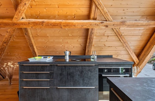 Oberreichenbach House | Holiday Home 'Ferienhaus Kornspeicher' with Mountain View, Terrace and Wi-Fi