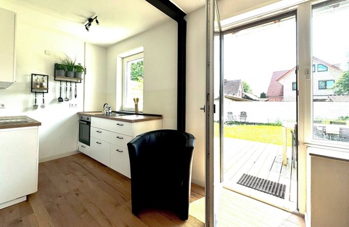 Ahaus House | Holiday Home 'Ferienhaus Ahaus' with Private Terrace, Private Garden and Wi-Fi