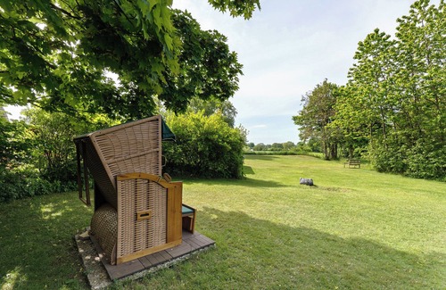 Ulsnis House | Holiday Home 'Ferienhaus Schleiblick' with Sea View, Private Terrace and Wi-Fi