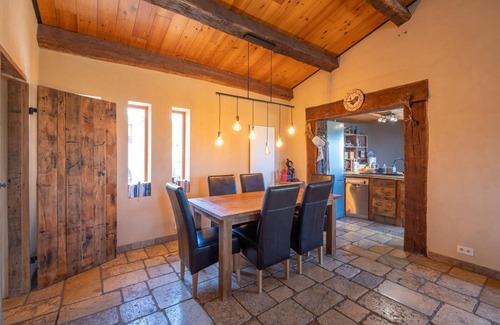 Laragne-Monteglin House | Holiday Home 'Time-out' with Mountain View, Shared Pool and Wi-Fi