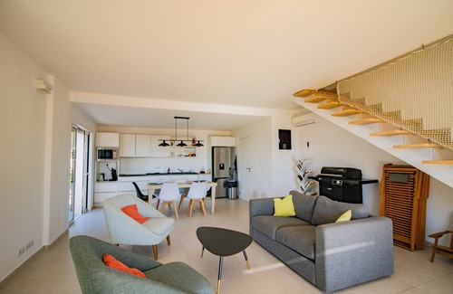 Monacia-d'Aullene House | Holiday Home 'Guetali Du Village' with Private Terrace, Wi-Fi and Air Conditioning