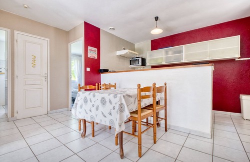 Salignac-Eyvignes House | Holiday Home 'Orchidée' with Shared Pool, Private Terrace and Wi-Fi