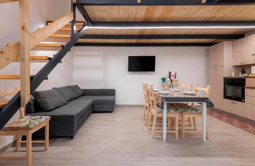 Menfi House | Holiday Home 'Francesca' close to City Centre with Garden & Air Conditioning