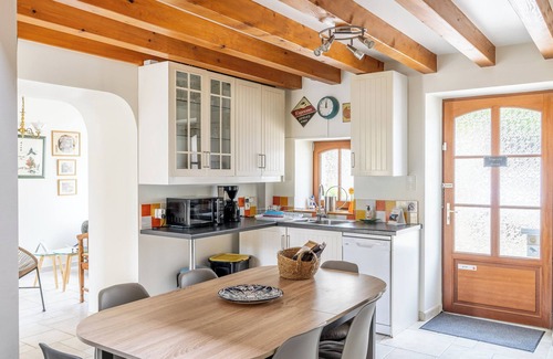 La Reorthe House | Holiday Home 'Gite De L'olifanière' with Shared Pool, Private Terrace and Wi-Fi