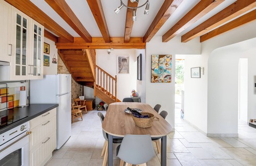 La Reorthe House | Holiday Home 'Gite De L'olifanière' with Shared Pool, Private Terrace and Wi-Fi