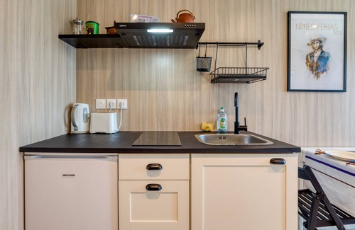 Generac House | Holiday Home 'Greenkub' with Shared Pool, Wi-Fi and Air Conditioning