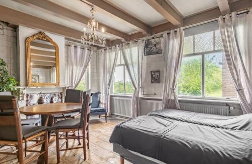 Zaamslag House | Holiday Home Groepswoning De Appelgaard by Interhome