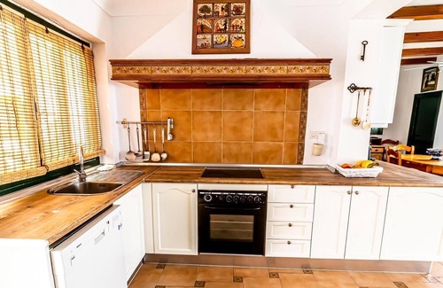 Marchena House | Holiday Home "Hacienda El Corchuelo en Marchena" with Pool, Garden & Wi-Fi