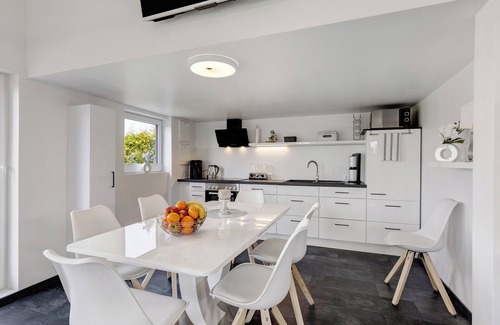 Oberhavel House | Holiday Home 'Happy-Nest' sauna pool air conditioning Wi-Fi fireplace barbecue