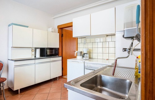 Wesselburen House | Holiday Home 'Haus Lahrsen' with Private Terrace, Shared Garden and Wi-Fi