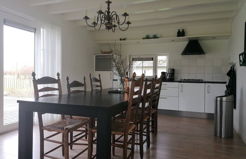 Linde House | Holiday home het Assenhoekje offers space & tranquility, fenced garden and free wifi