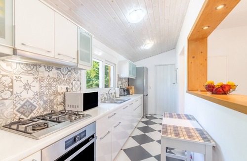 Ag. Georgios House | Holiday Home 'House Konstantinos' with Private Pool, Wi-Fi and Air Conditioning