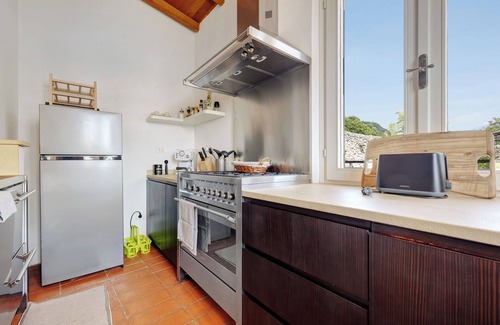 Gargnano House | Holiday Home 'House with Great Lake and Mountain View' with Lake View, Private Pool and Wi-Fi
