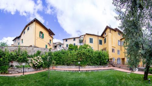 Uzzano House | Holiday Home Il Borgo Degli Agrumi