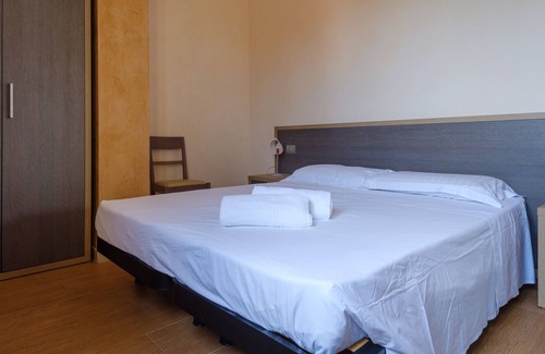 Copertino House | Holiday Home 'Il Carrubo Del Salento' with Private Terrace, Wi-Fi and Air Conditioning