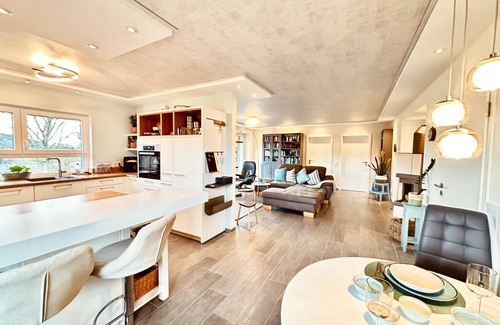 Watzerath House | Holiday Home 'Im Grünen' with Private Terrace, Wi-Fi and Air Conditioning