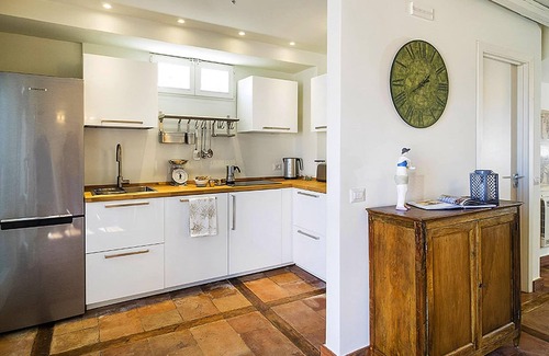 Santa Tecla House | Holiday Home in Acireale by the Seafront